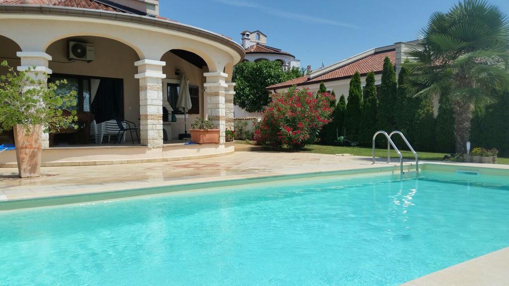Villa Parenzo Porec Bagian luar foto